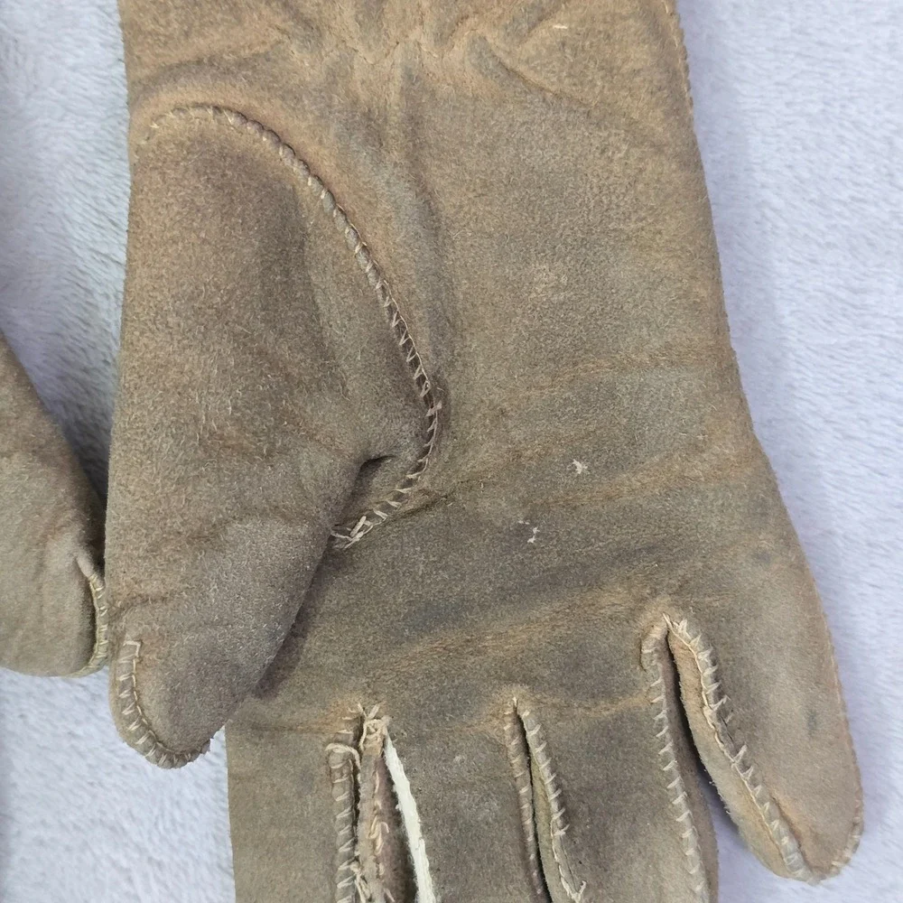 Vintage Womens Size S Sta-Soft Buckskin Gloves Taupe Suede Sherpa Lined